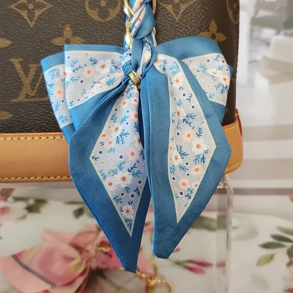 BEAUTIFUL Bow Key Fob Key Ring - Picture 9 of 12